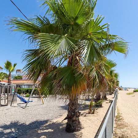 Malgrat De Mar Beachfront Village Esterno foto