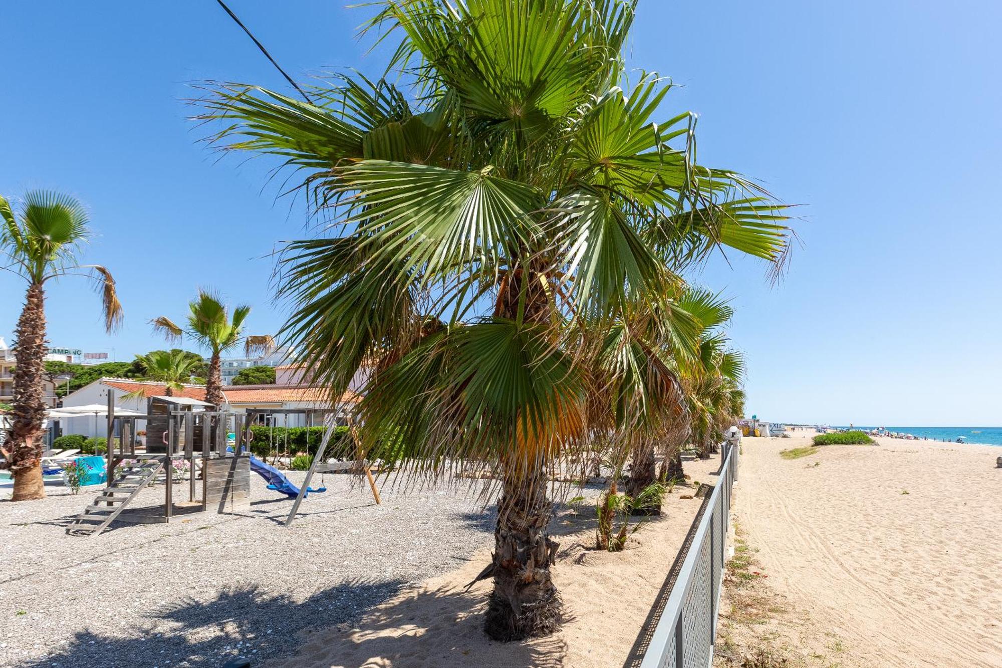 Malgrat De Mar Beachfront Village Esterno foto